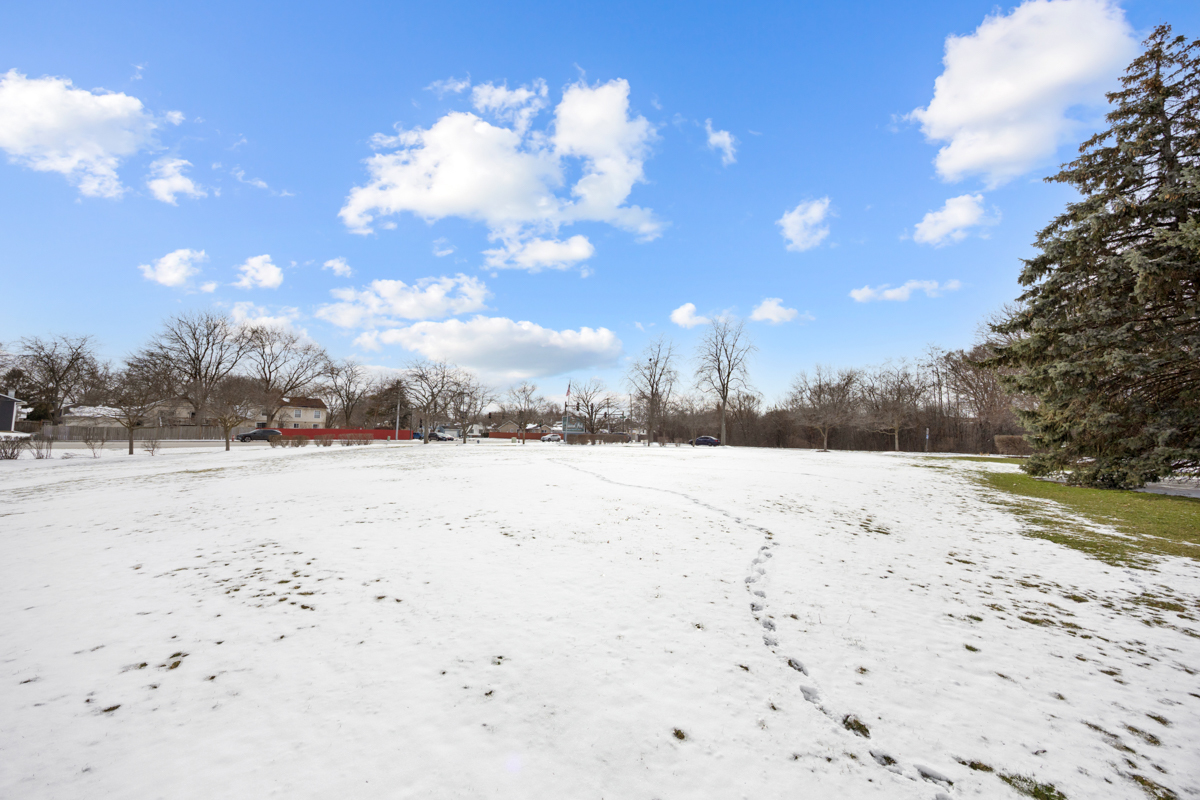 21 N Park Boulevard #B, Streamwood, IL 60107