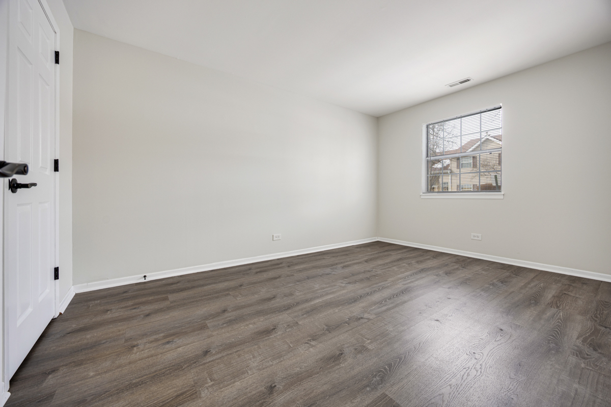 21 N Park Boulevard #B, Streamwood, IL 60107