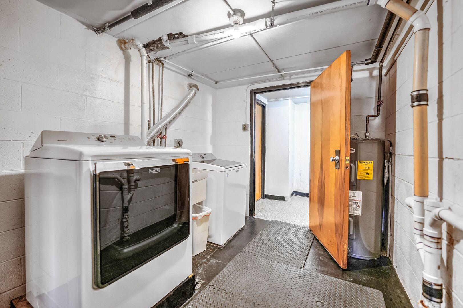 10411 S Komensky Avenue #101B, Oak Lawn, IL 60453