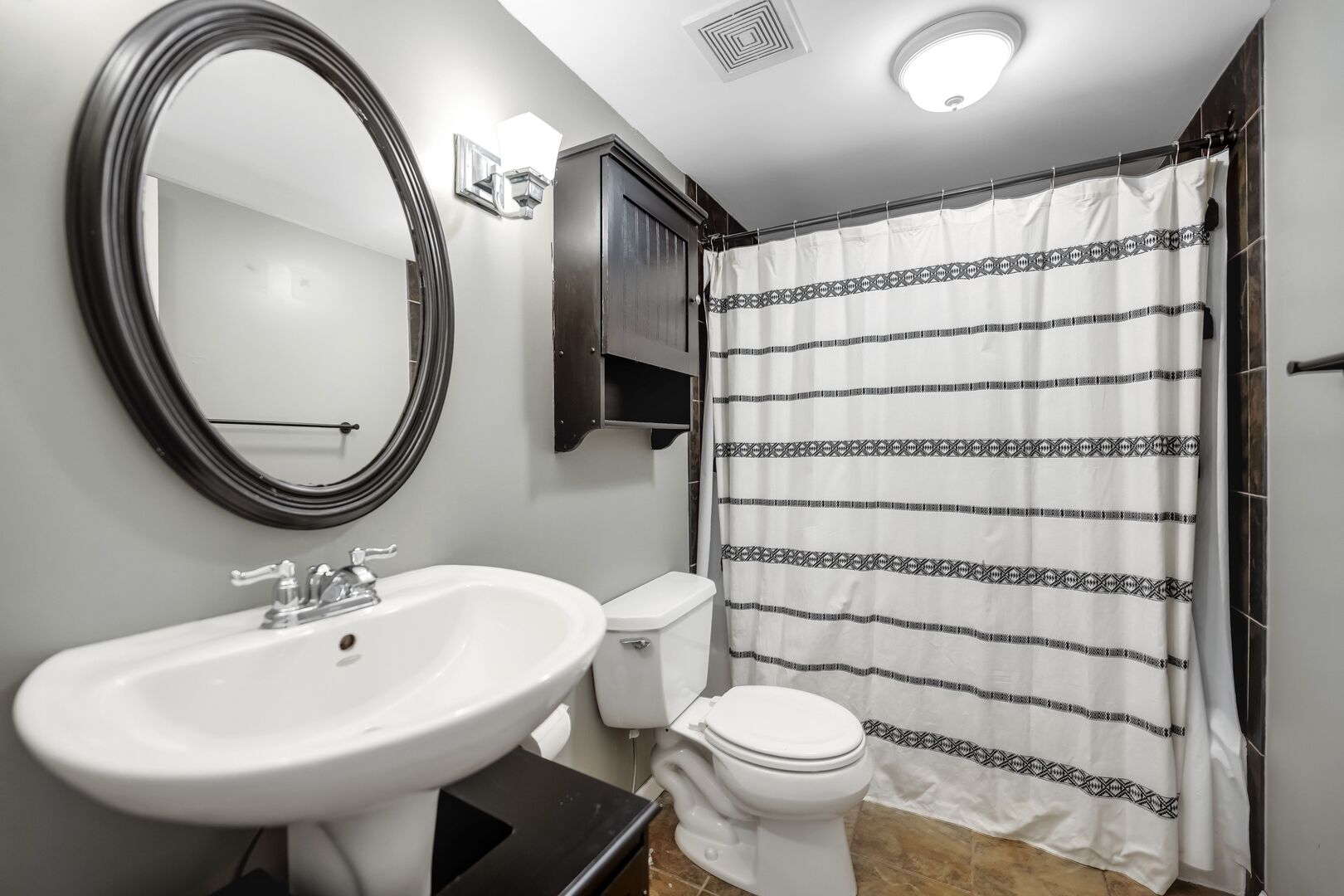 10411 S Komensky Avenue #101B, Oak Lawn, IL 60453