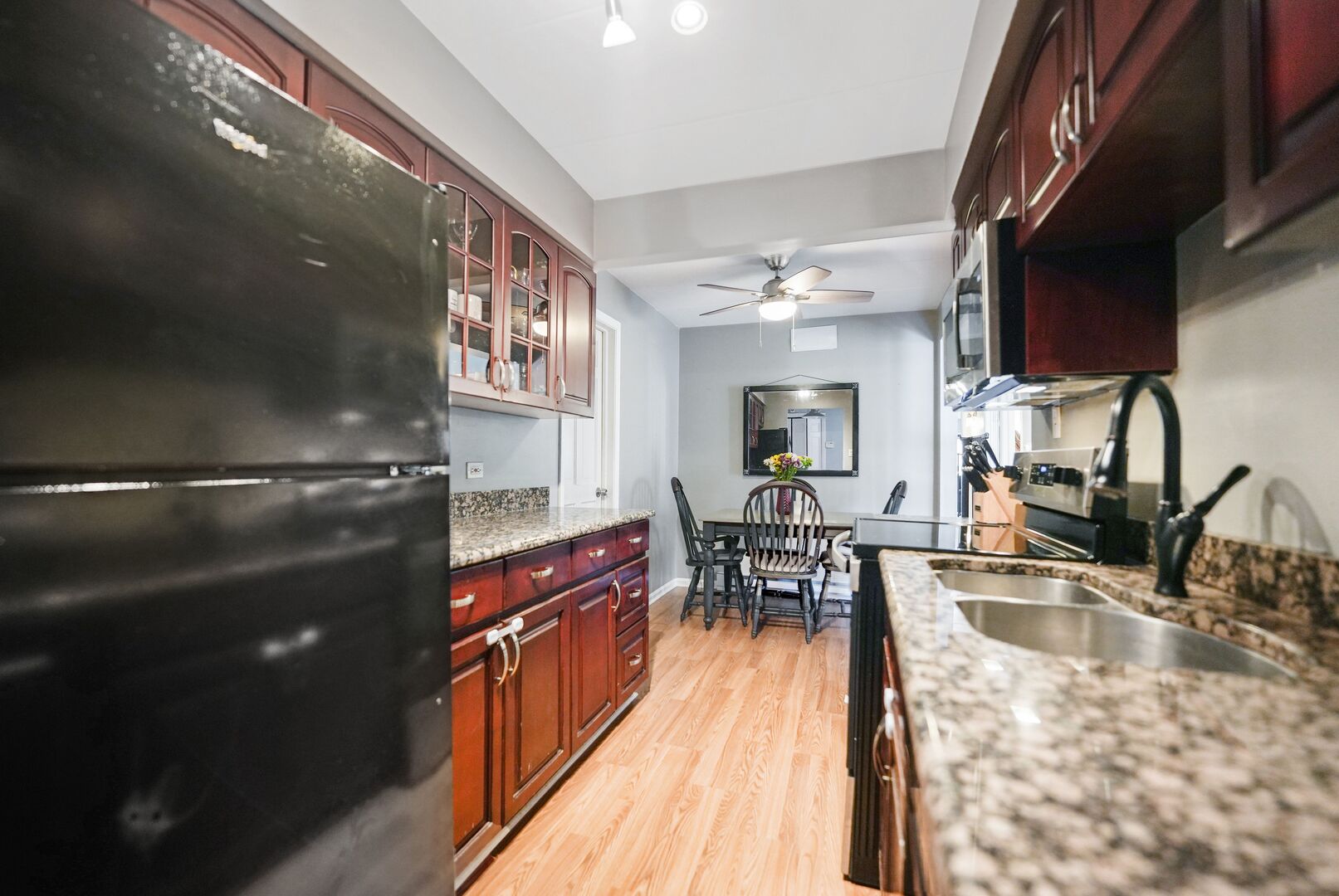 10411 S Komensky Avenue #101B, Oak Lawn, IL 60453