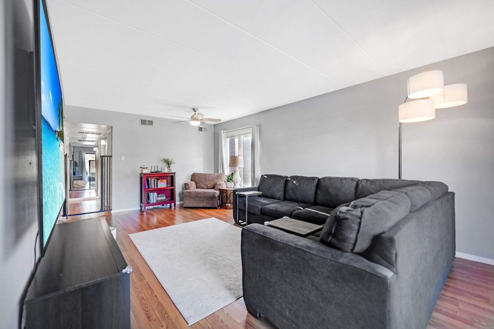 10411 S Komensky Avenue #101B, Oak Lawn, IL 60453