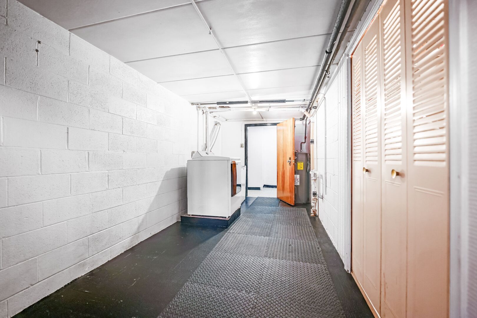 10411 S Komensky Avenue #101B, Oak Lawn, IL 60453