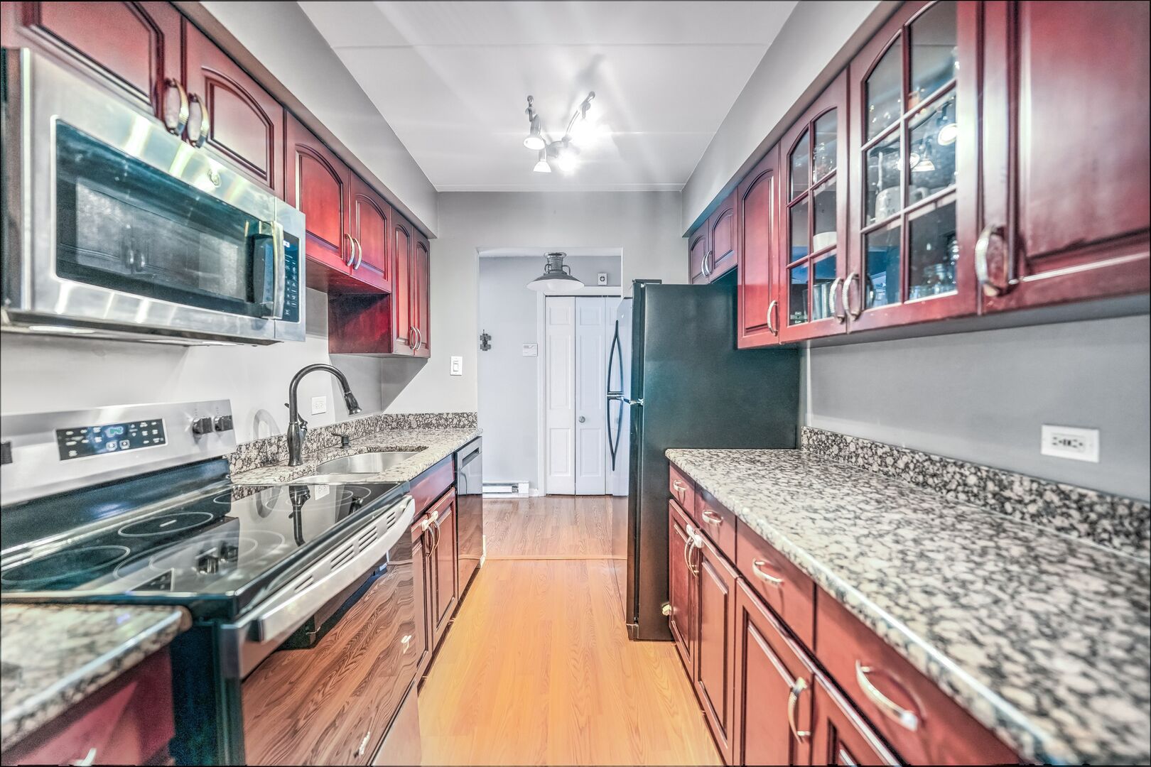 10411 S Komensky Avenue #101B, Oak Lawn, IL 60453