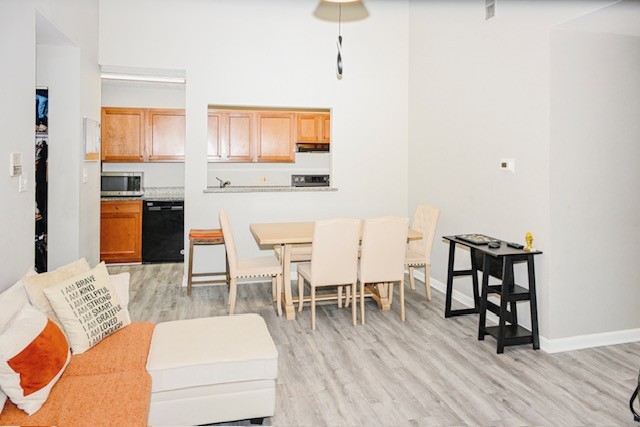 2028 N Rand Road #202, Palatine, IL 60074