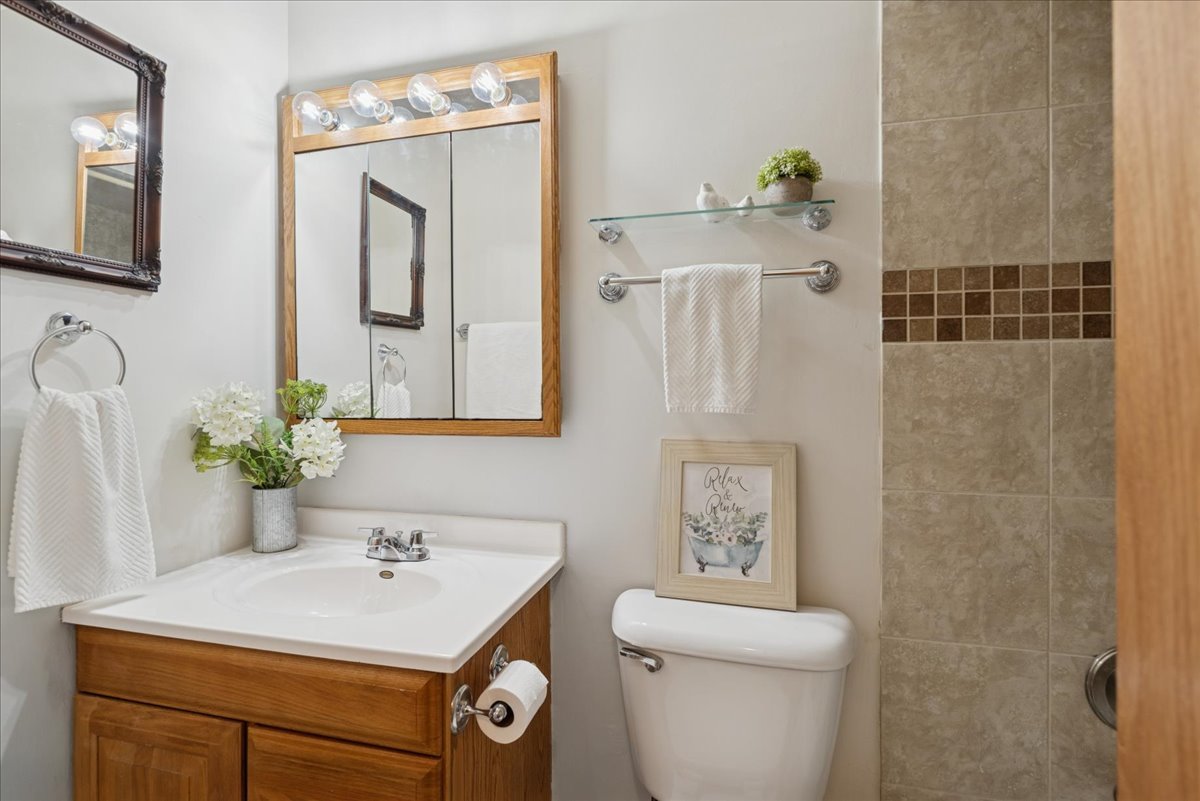 36615 N Streamwood Drive, Gurnee, IL 60031