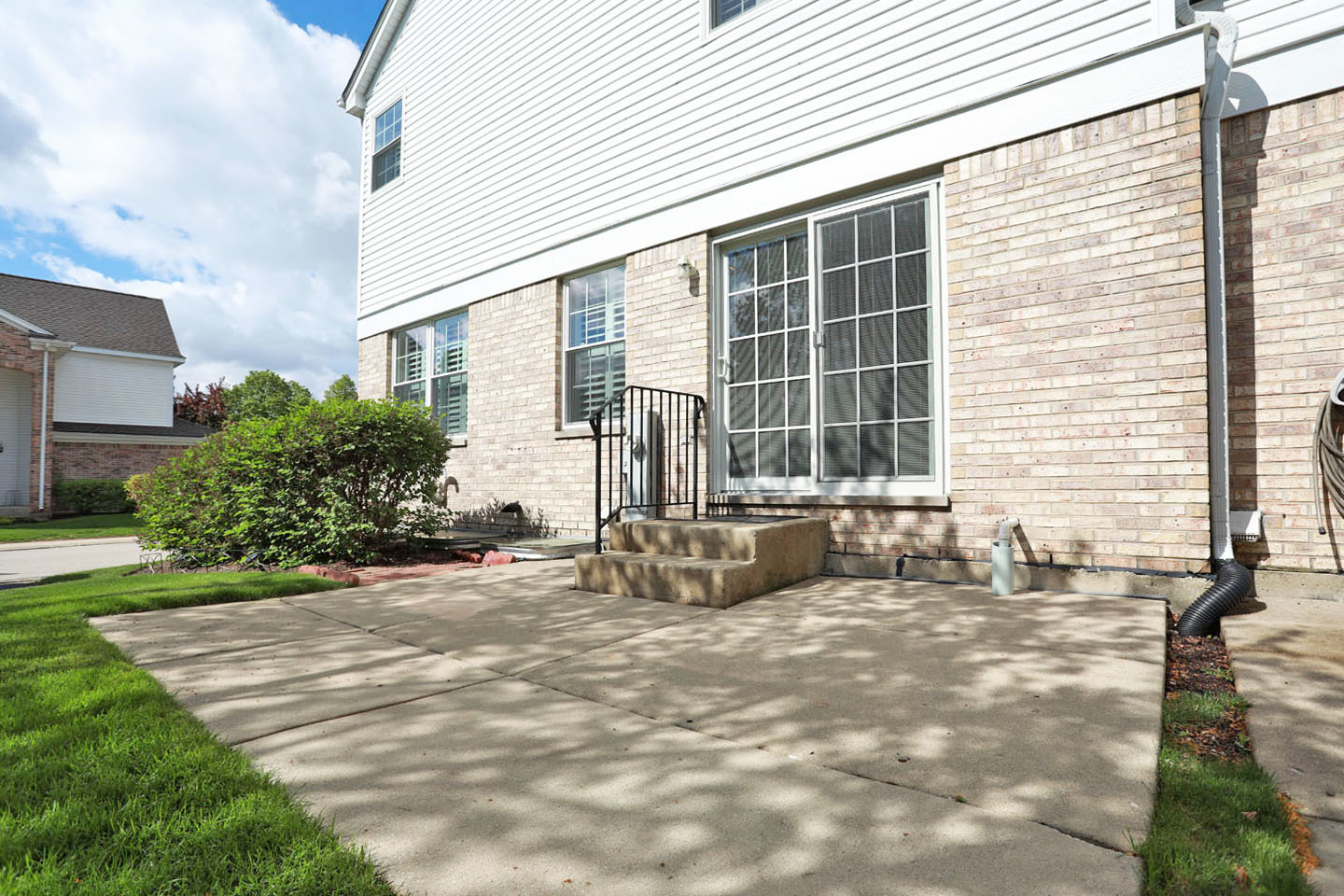 301 BAY Drive, Itasca, IL 60143