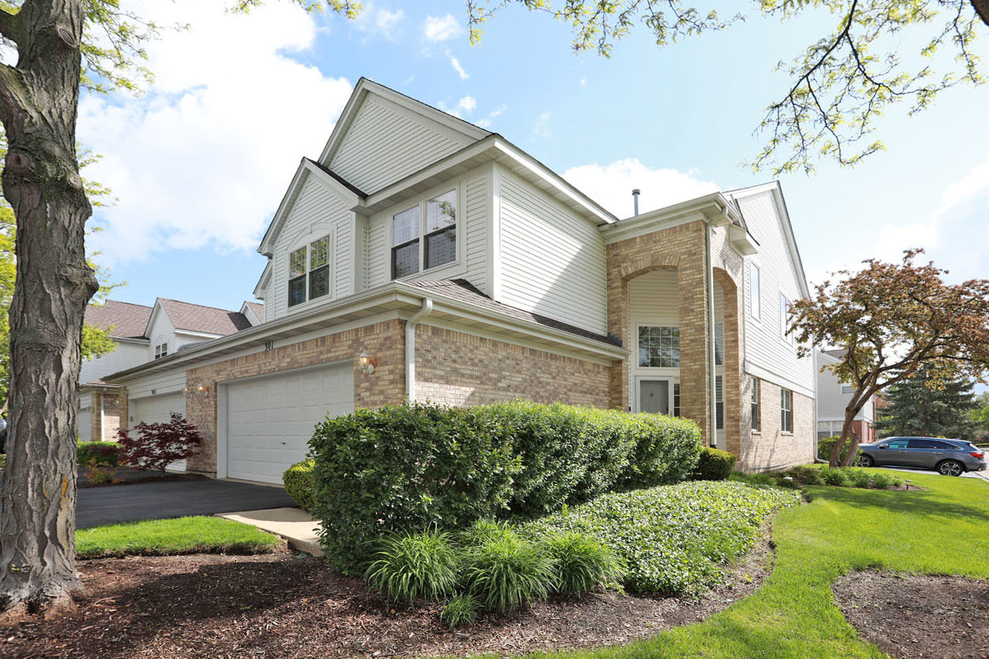 301 BAY Drive, Itasca, IL 60143