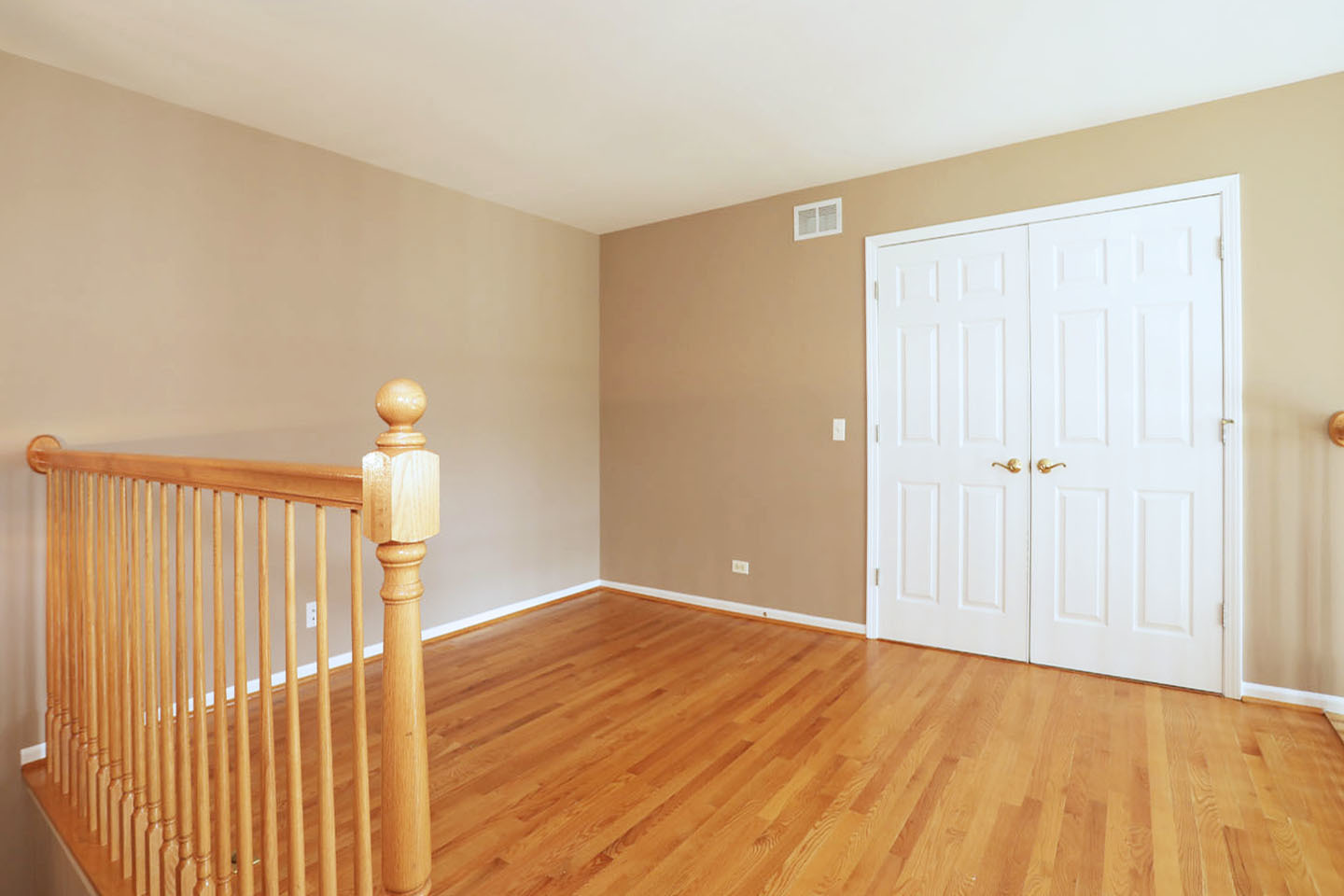 301 BAY Drive, Itasca, IL 60143