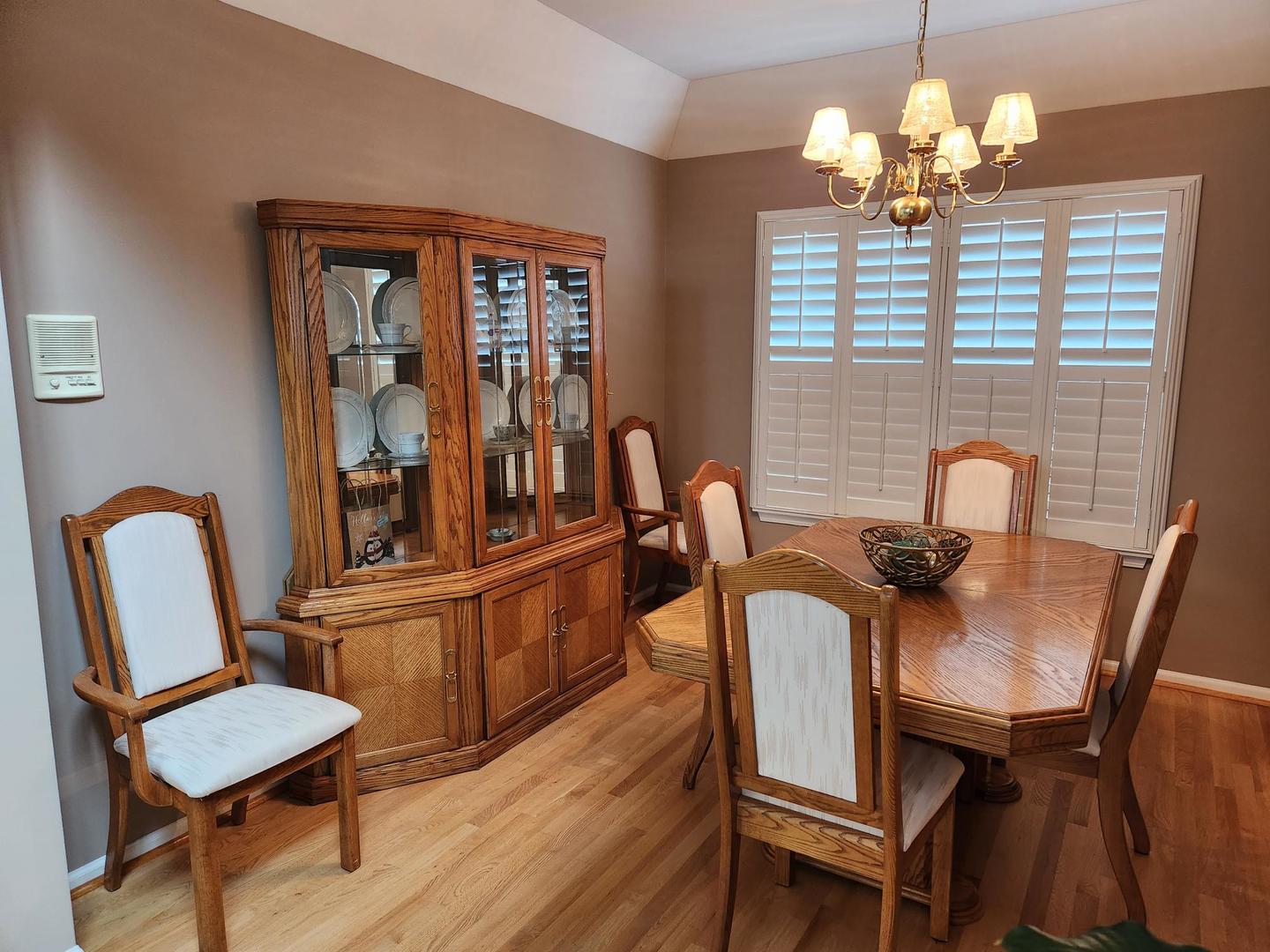 301 BAY Drive, Itasca, IL 60143