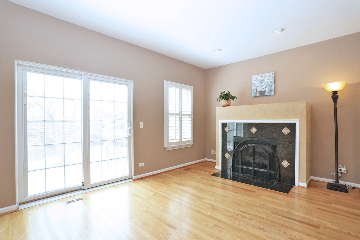 301 BAY Drive, Itasca, IL 60143