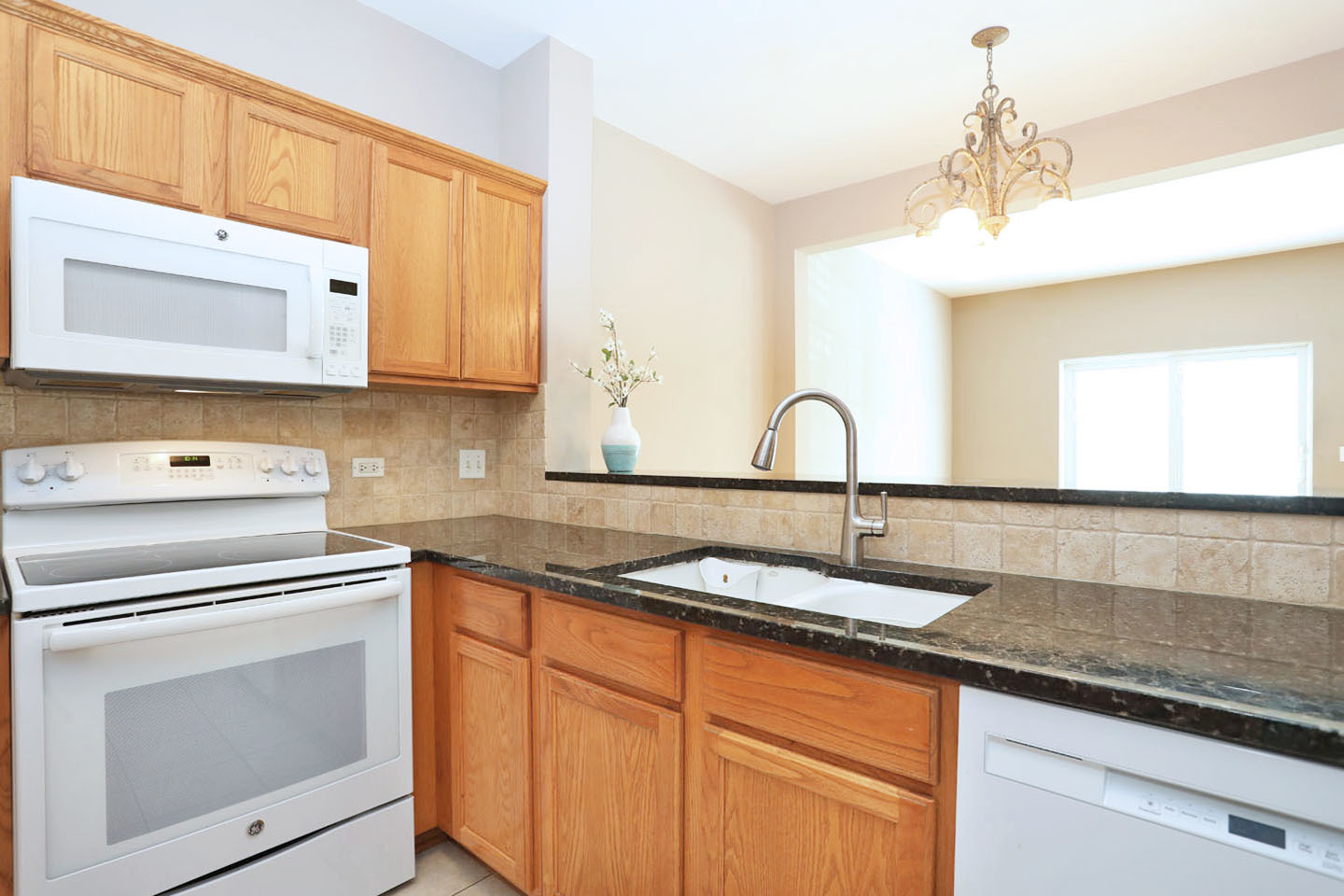 301 BAY Drive, Itasca, IL 60143