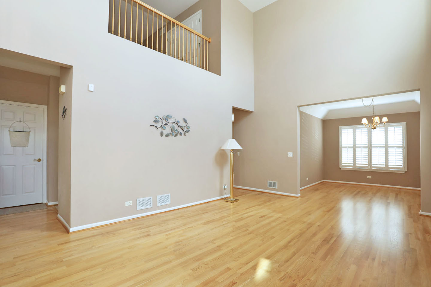 301 BAY Drive, Itasca, IL 60143