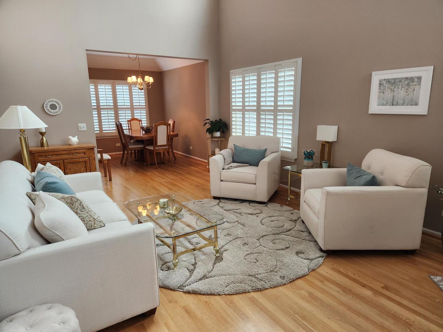 301 BAY Drive, Itasca, IL 60143