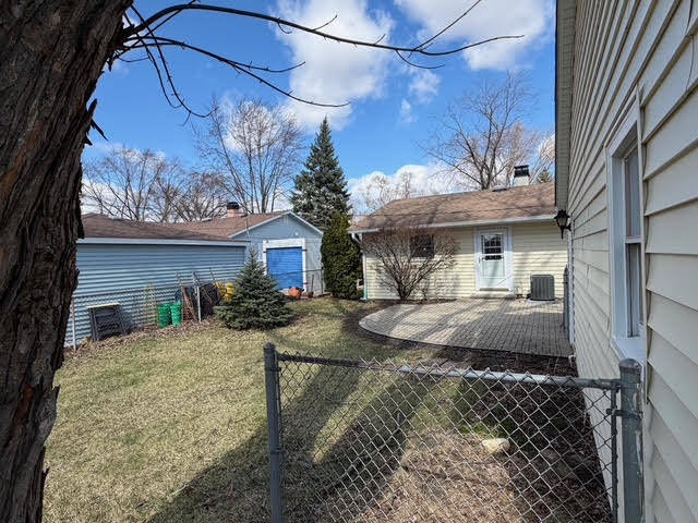 111 Cedar Circle, Streamwood, IL 60107