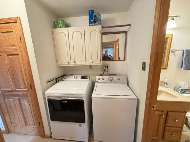 111 Cedar Circle, Streamwood, IL 60107