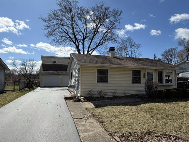 111 Cedar Circle, Streamwood, IL 60107