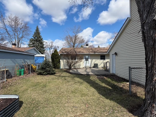 111 Cedar Circle, Streamwood, IL 60107