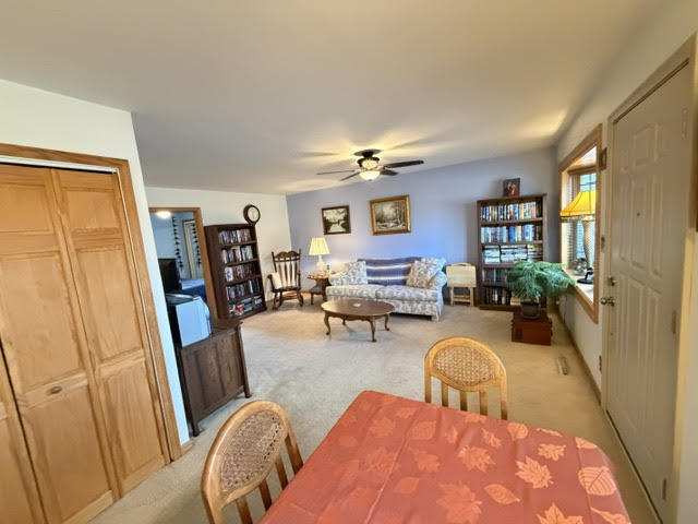 111 Cedar Circle, Streamwood, IL 60107