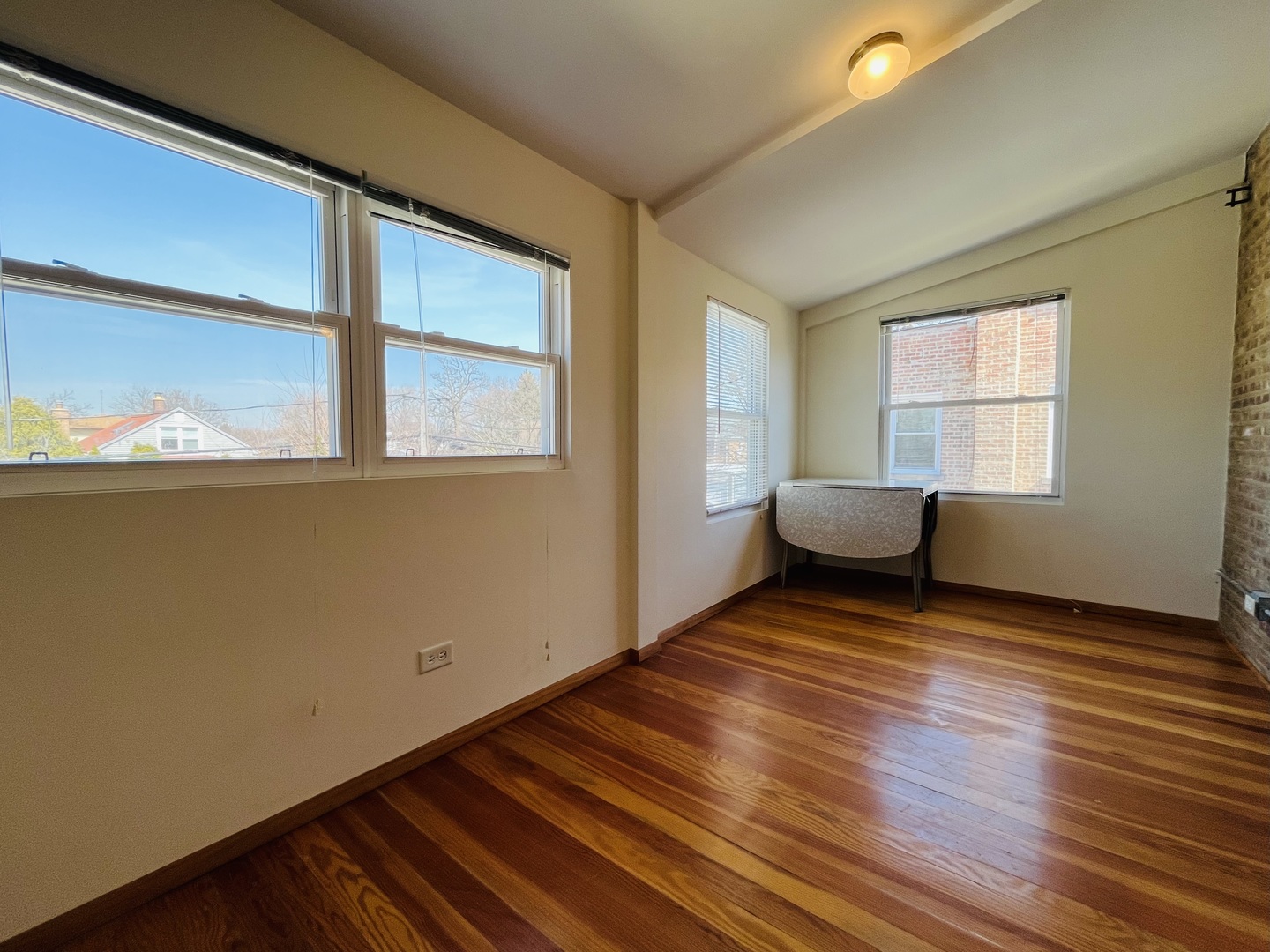 5504 W SUNNYSIDE Avenue #2, Chicago, IL 60630