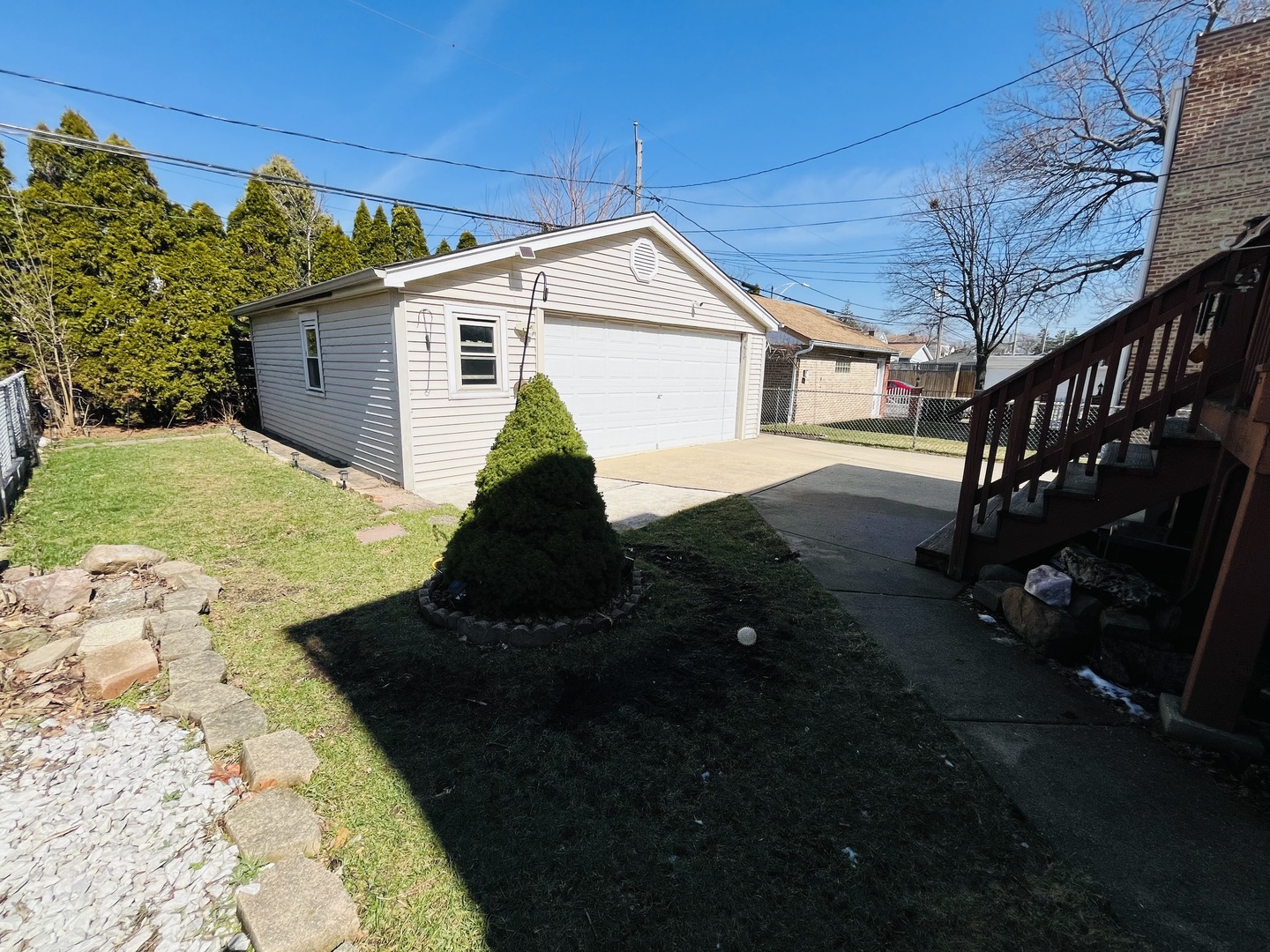 5504 W SUNNYSIDE Avenue #2, Chicago, IL 60630