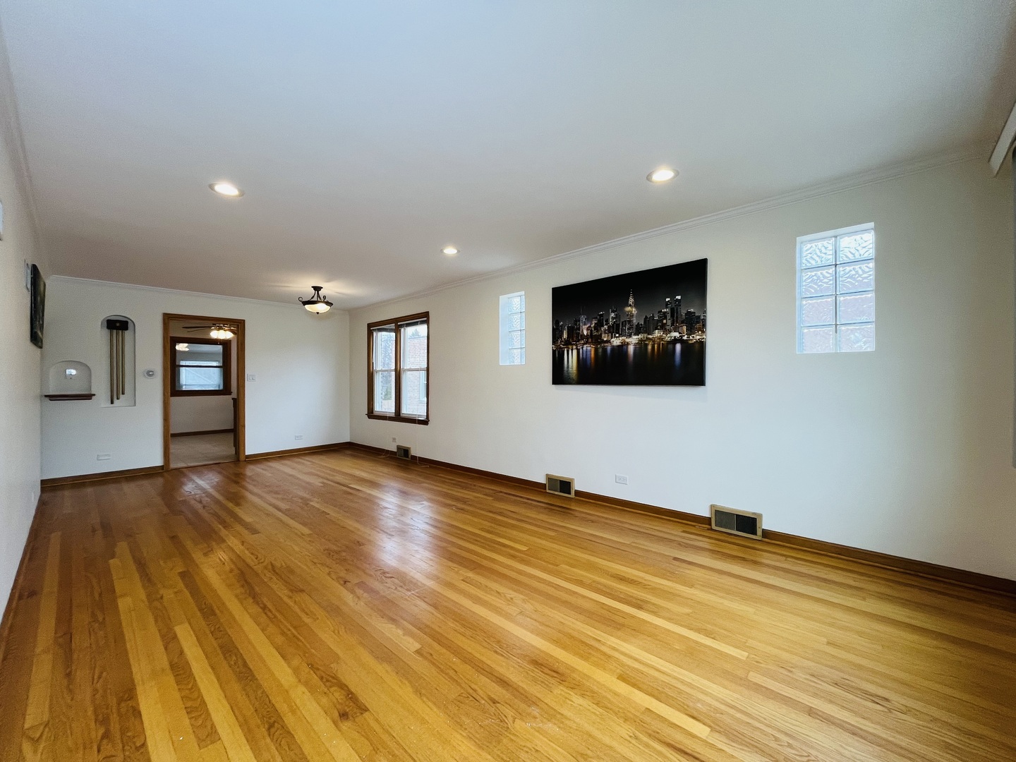 5504 W SUNNYSIDE Avenue #2, Chicago, IL 60630