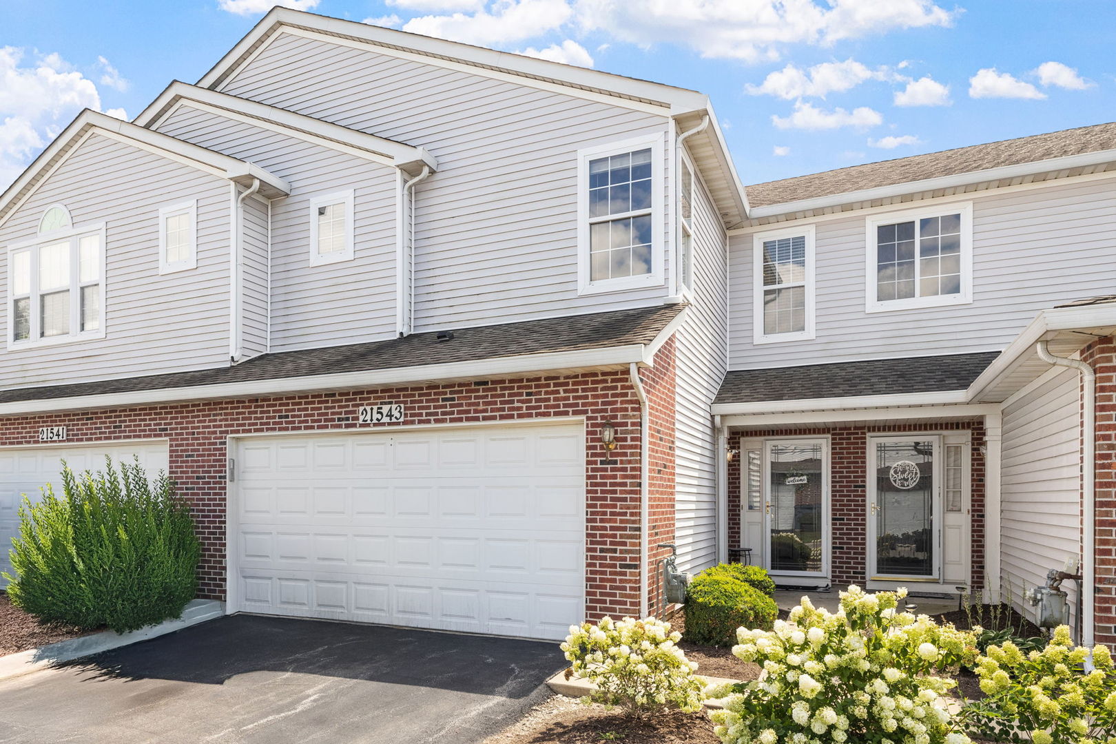 21543 EICH Drive, Crest Hill, IL 60403