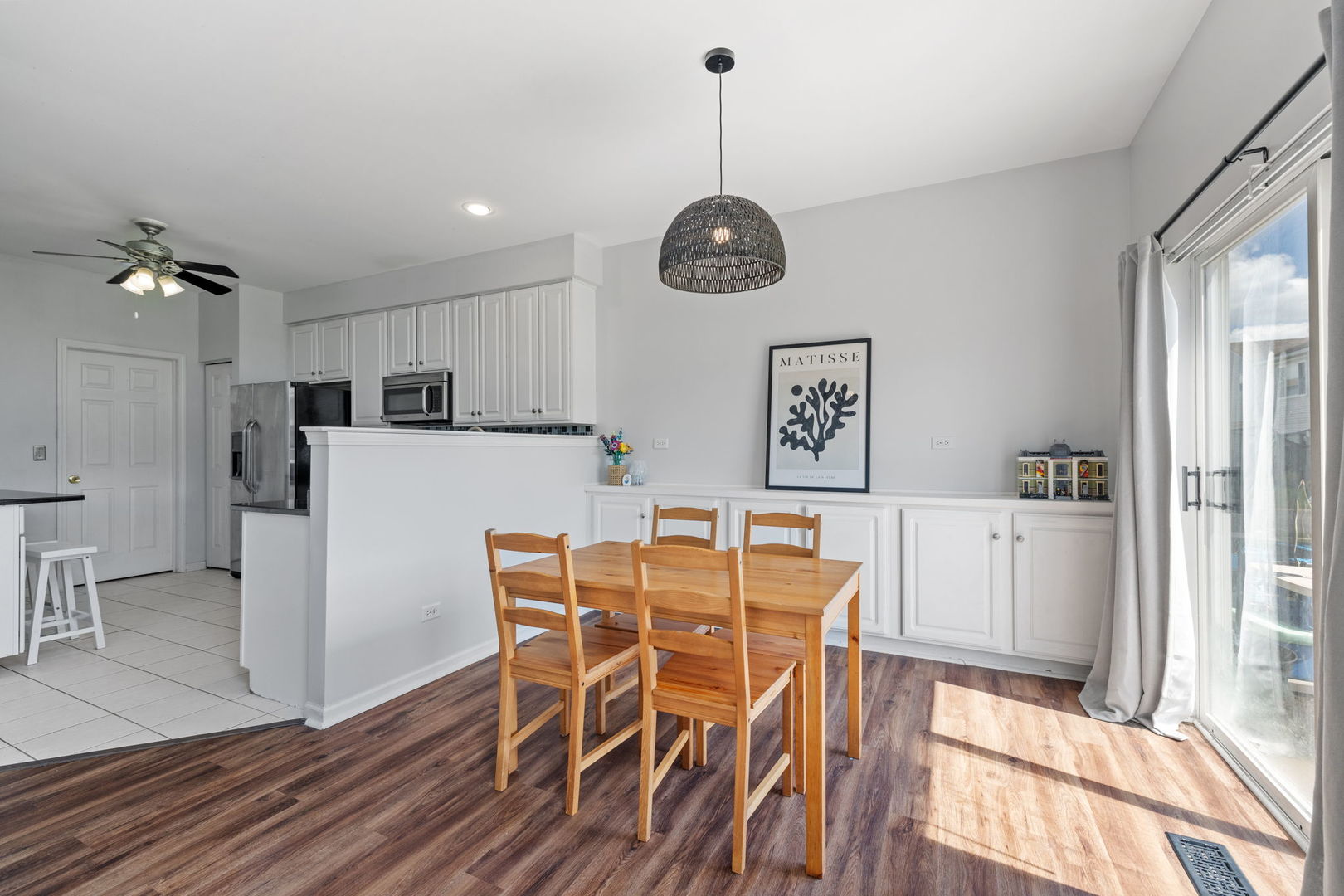 21543 EICH Drive, Crest Hill, IL 60403