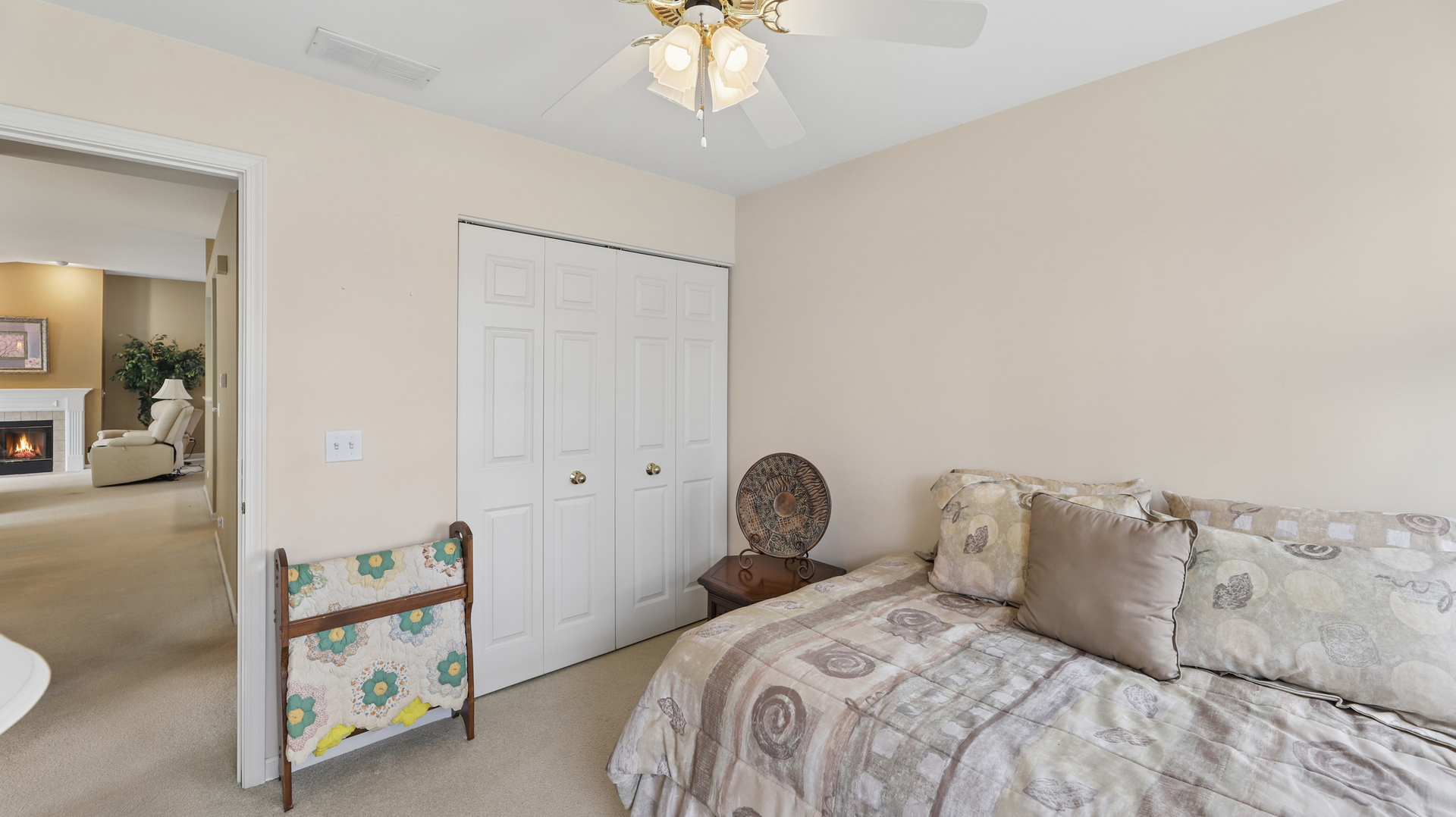 628 King Court #628, East Dundee, IL 60118