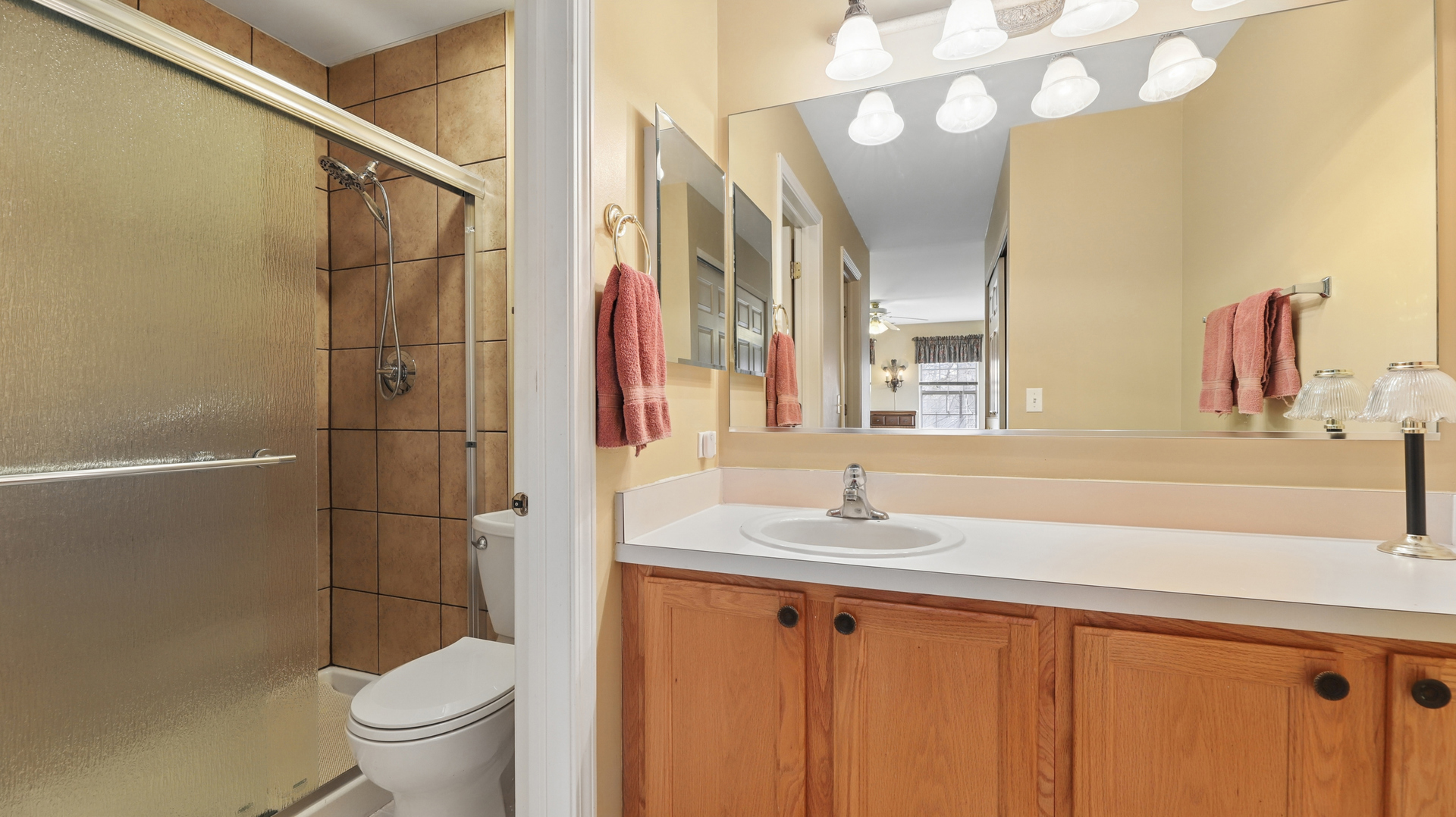 628 King Court #628, East Dundee, IL 60118