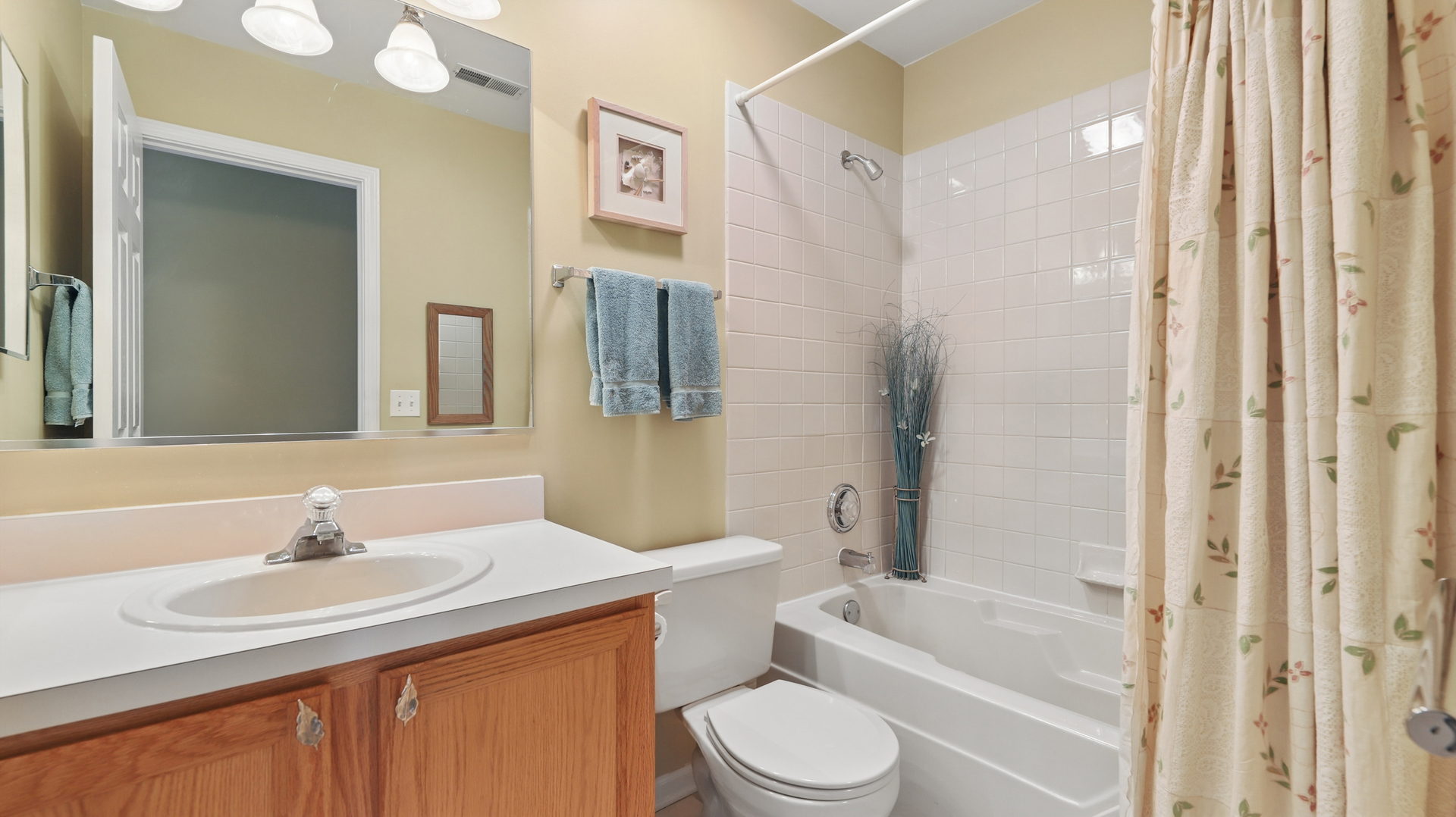 628 King Court #628, East Dundee, IL 60118