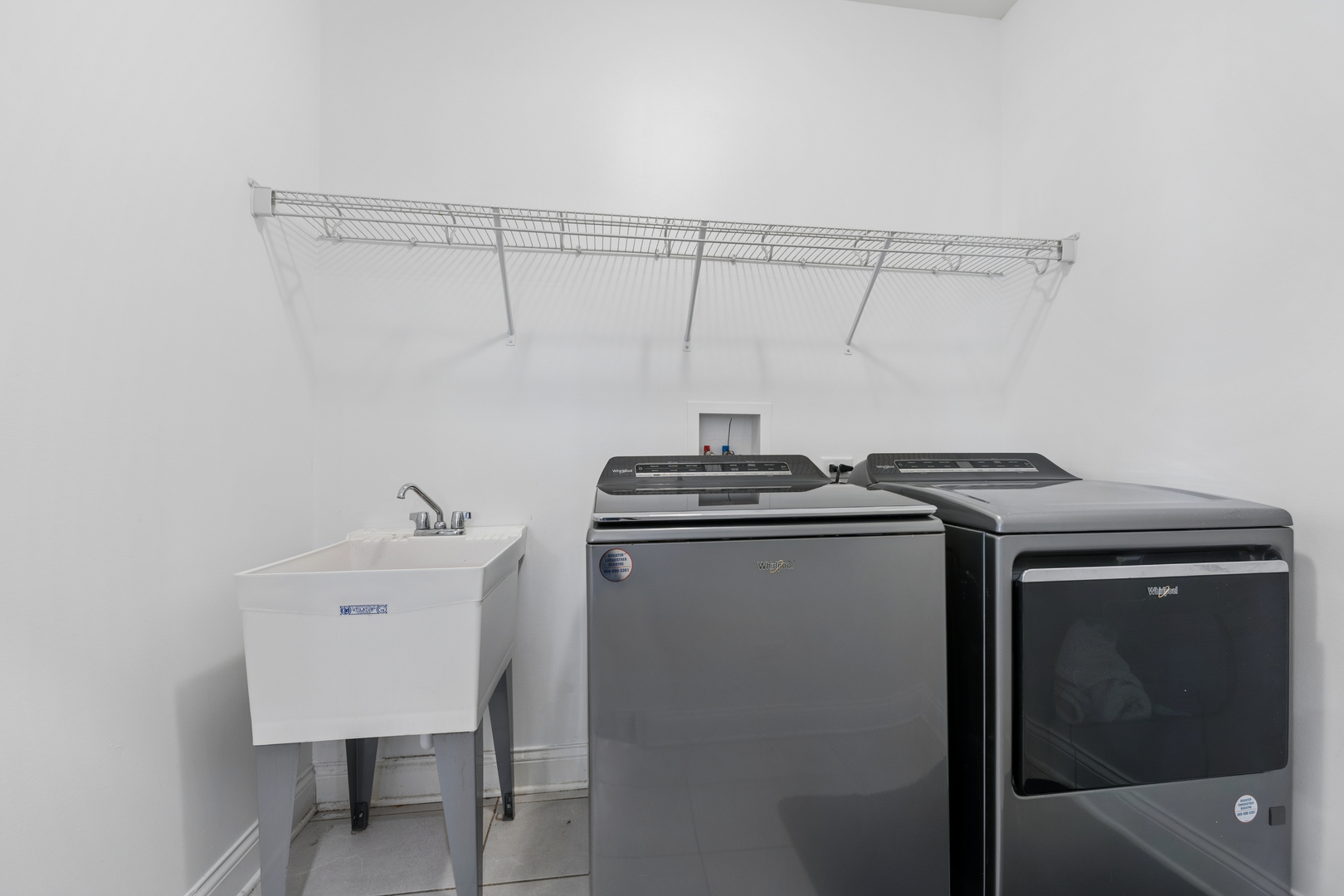 807 Back Bay Court, Minooka, IL 60447