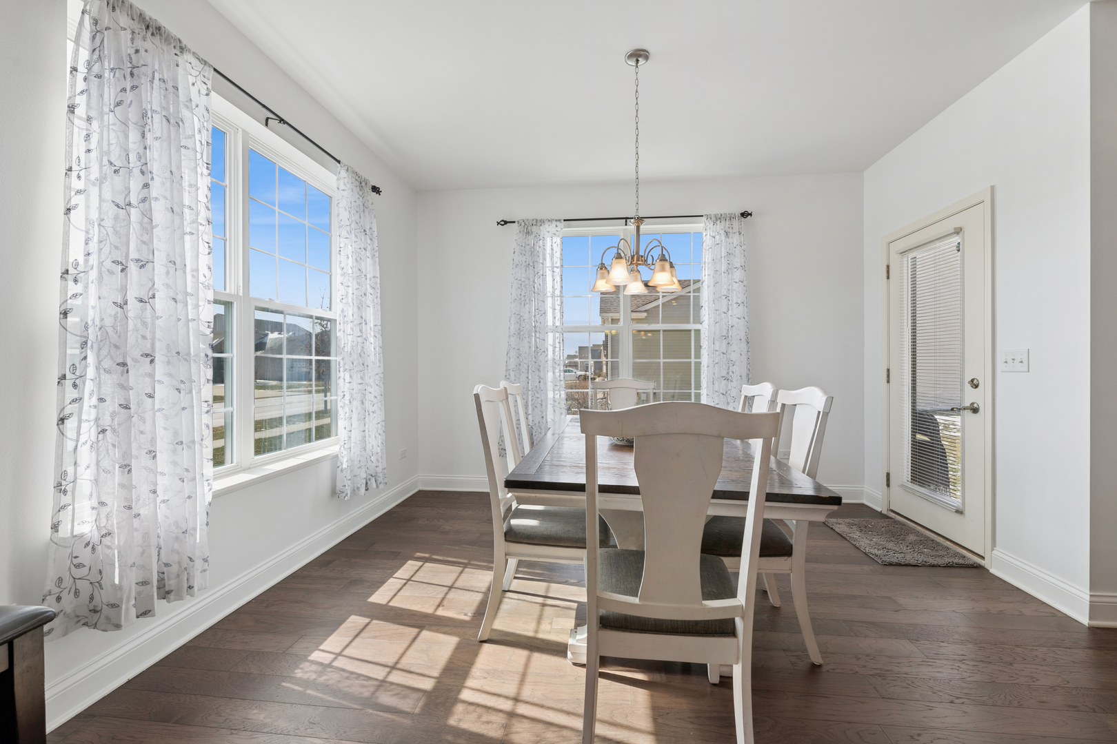 807 Back Bay Court, Minooka, IL 60447