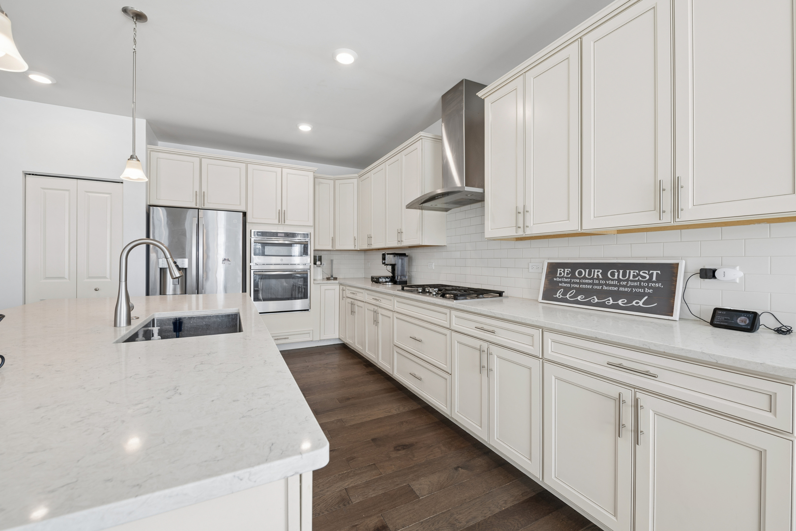 807 Back Bay Court, Minooka, IL 60447