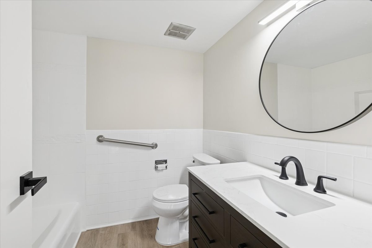 450 N Main Street #S208A, Wauconda, IL 60084