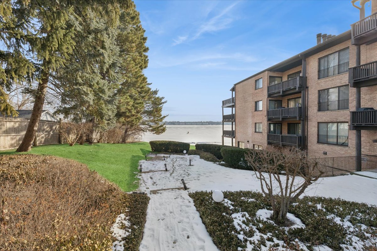 450 N Main Street #S208A, Wauconda, IL 60084