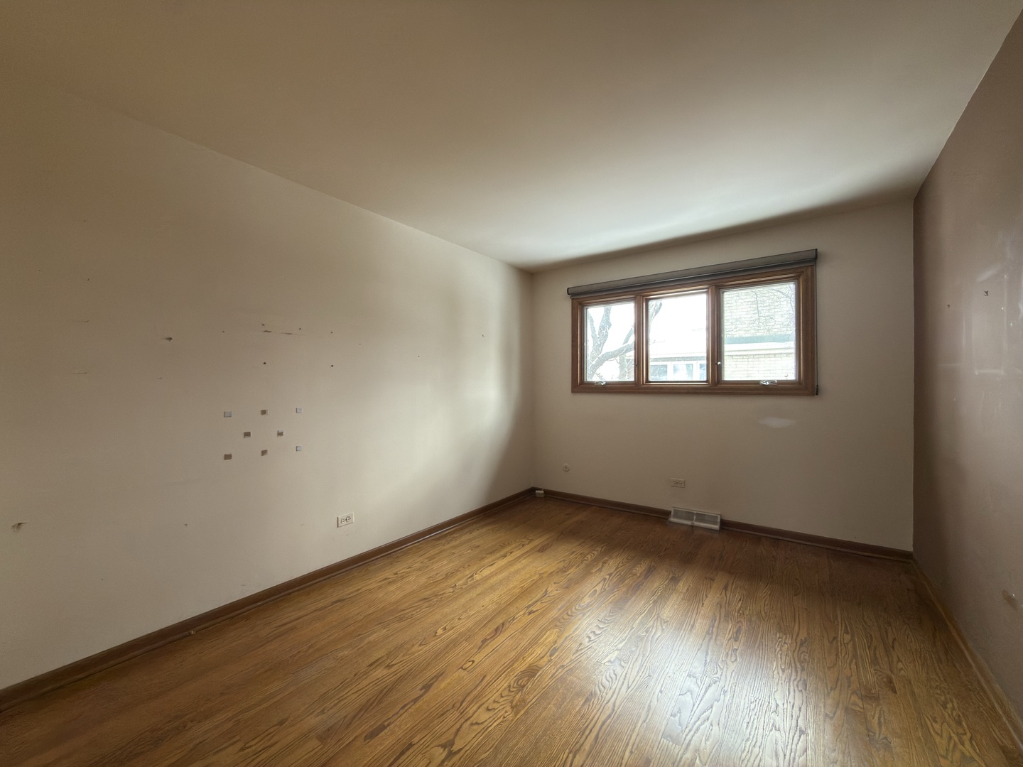 7700 Apple Tree Lane, Willowbrook, IL 60527