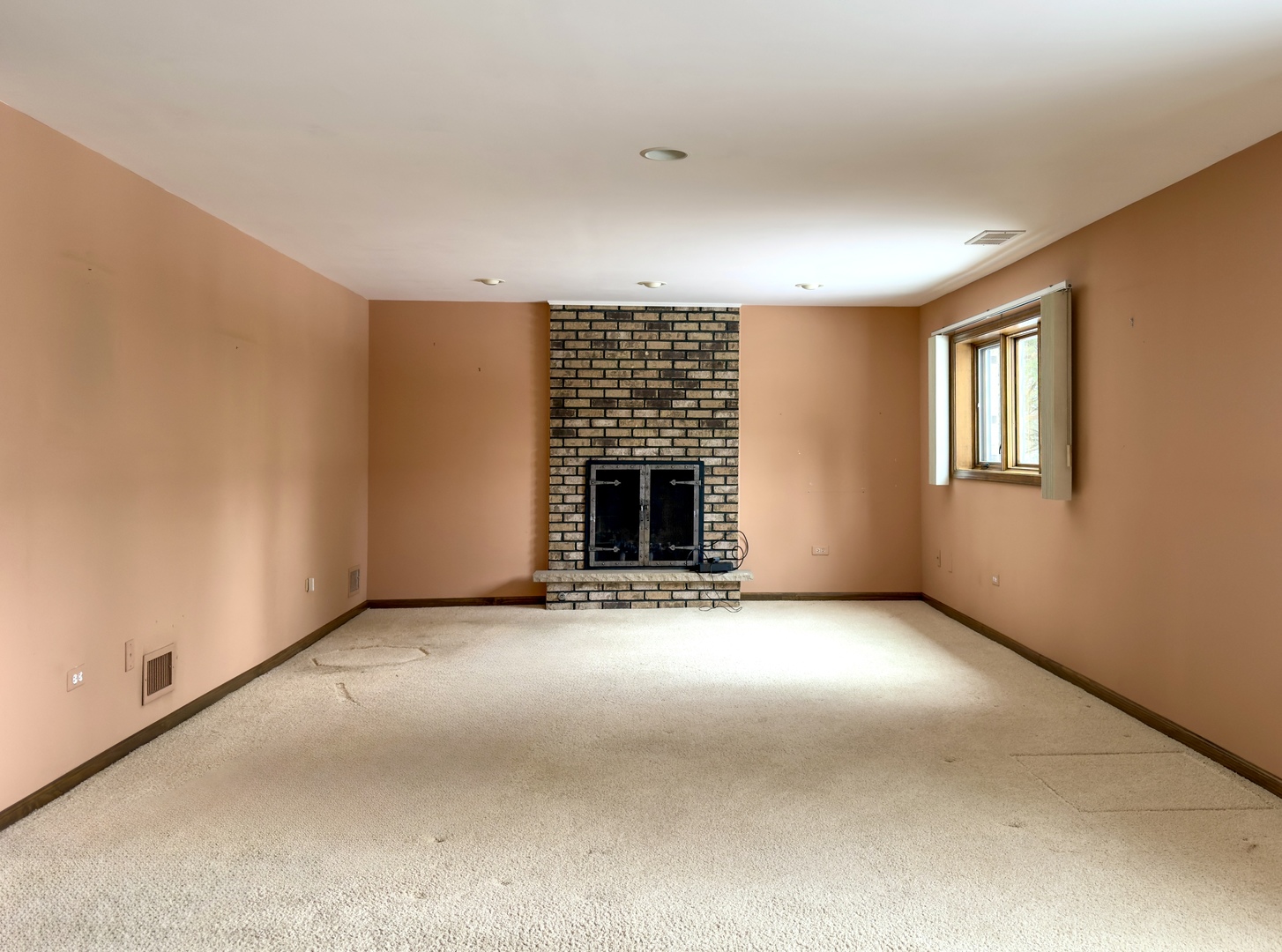 7700 Apple Tree Lane, Willowbrook, IL 60527