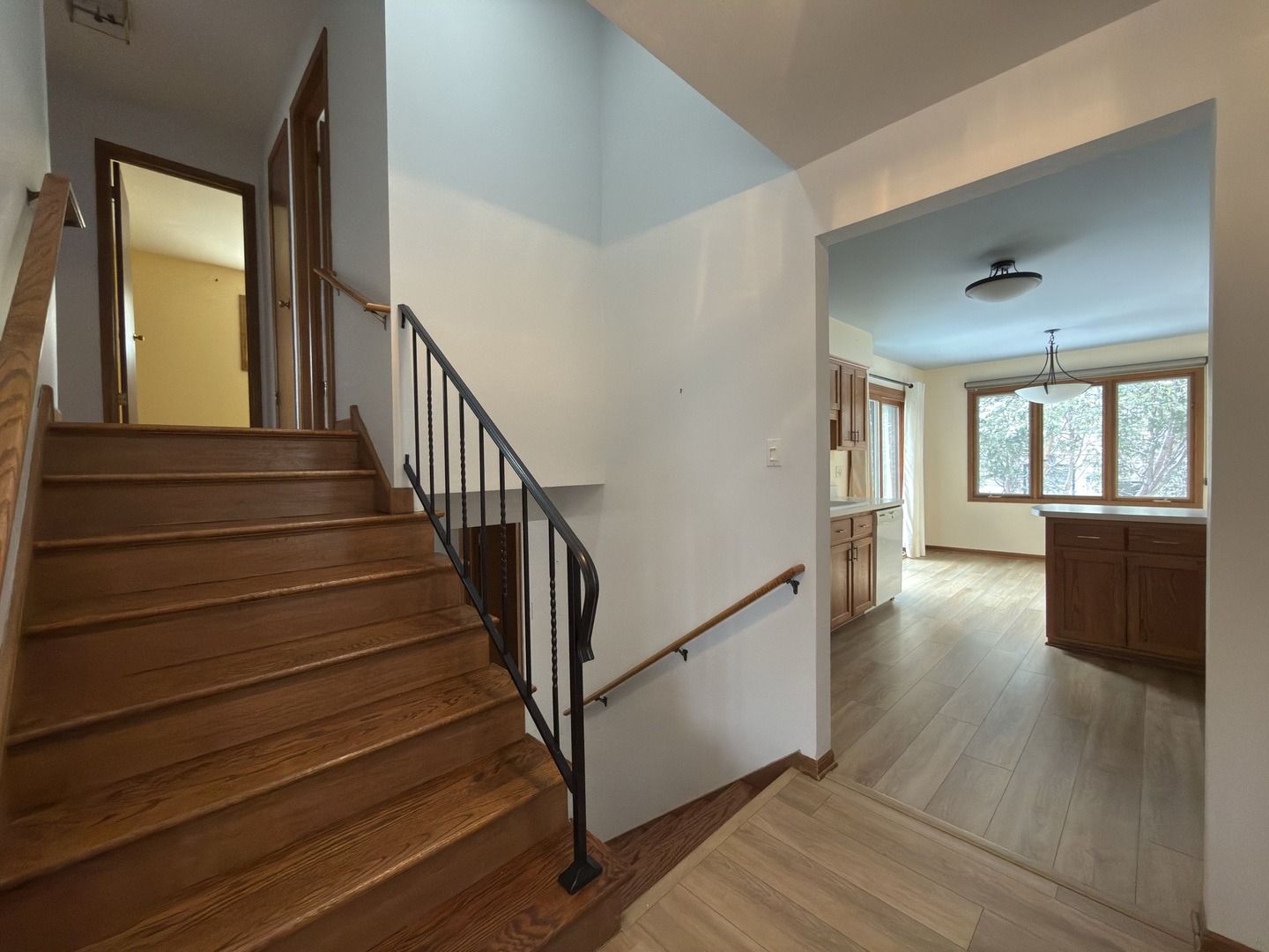 7700 Apple Tree Lane, Willowbrook, IL 60527