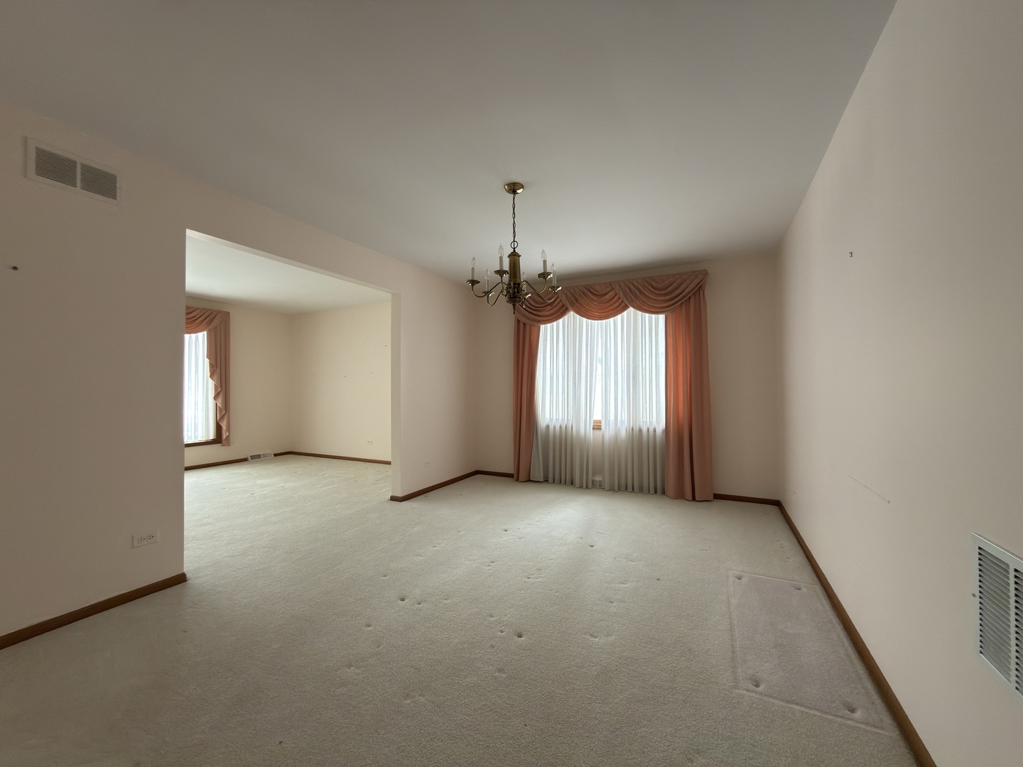 7700 Apple Tree Lane, Willowbrook, IL 60527