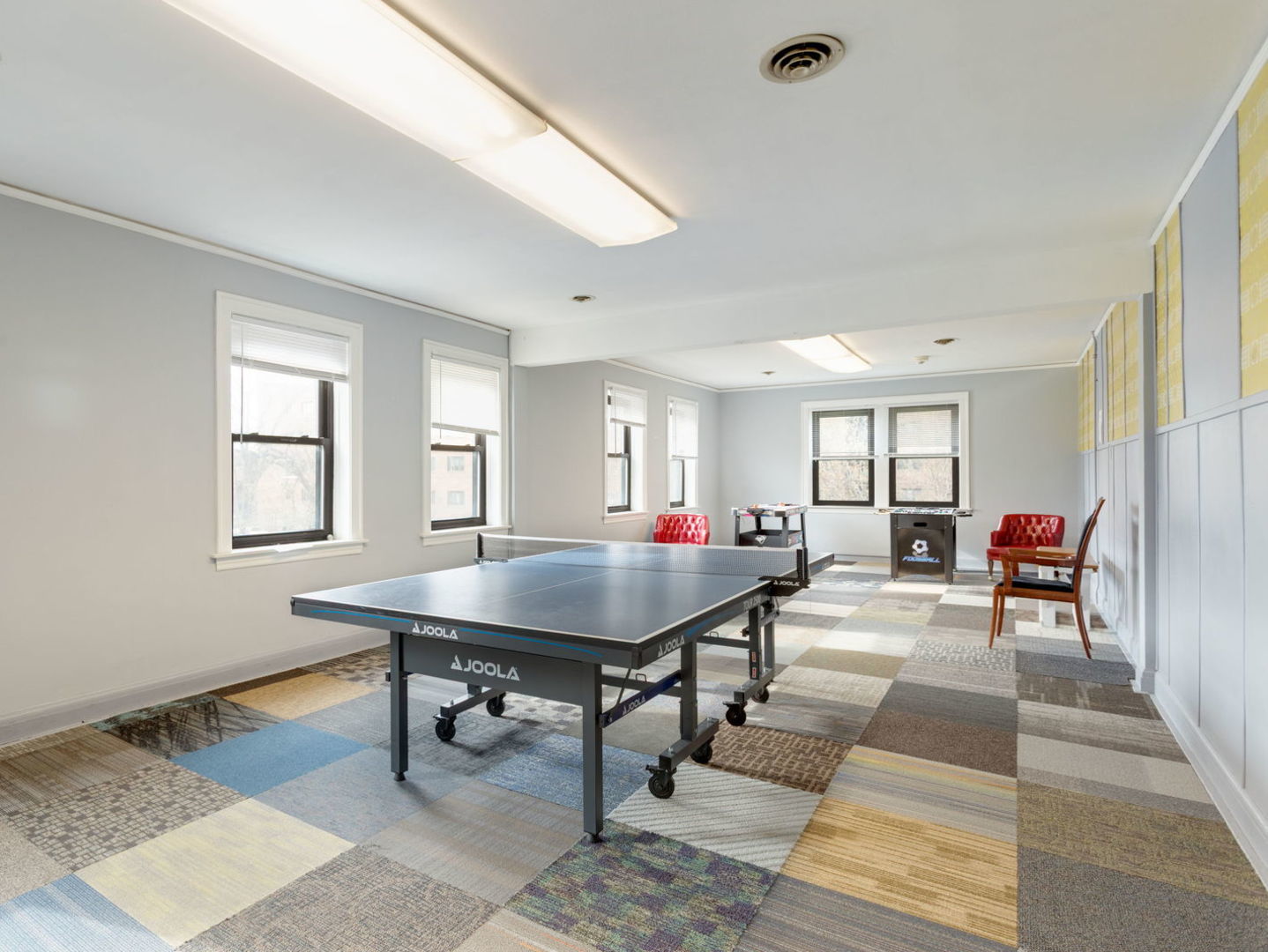 9332 Landings Lane #203D, Des Plaines, IL 60016