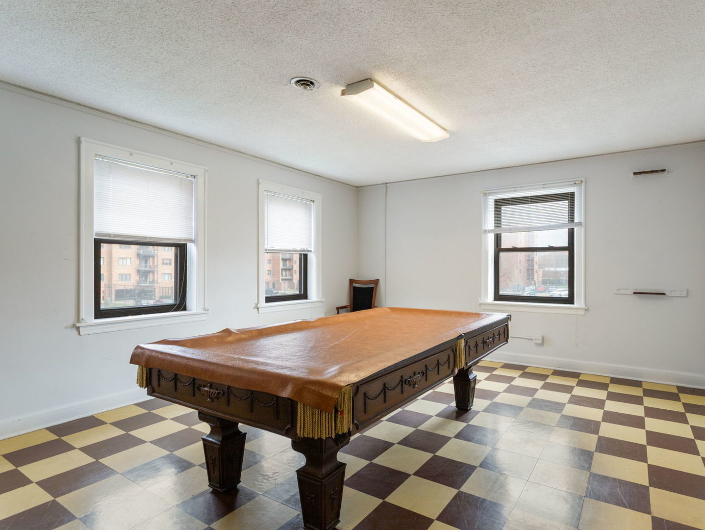 9332 Landings Lane #203D, Des Plaines, IL 60016