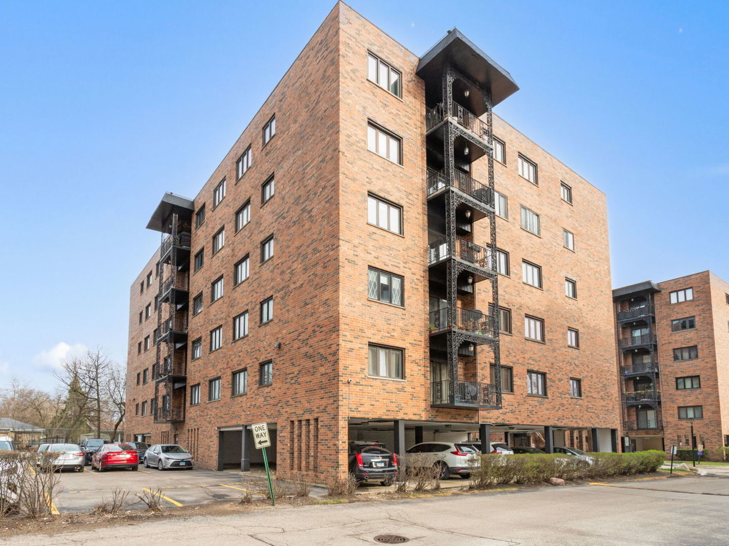 9332 Landings Lane #203D, Des Plaines, IL 60016