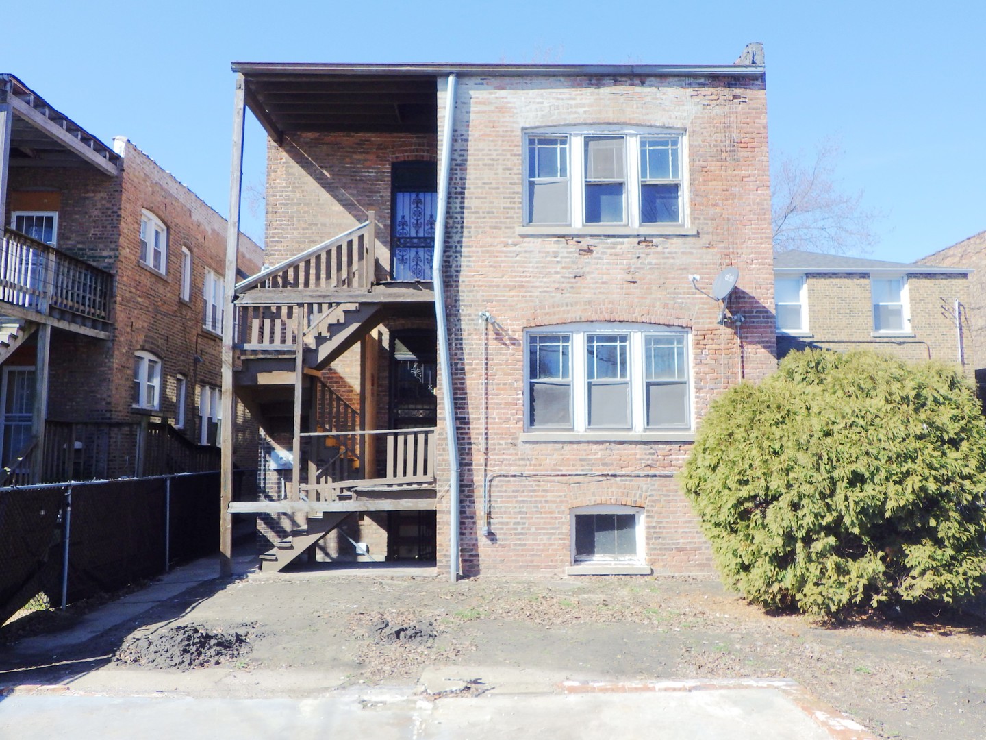 8241 S Clyde Avenue, Chicago, IL 60617