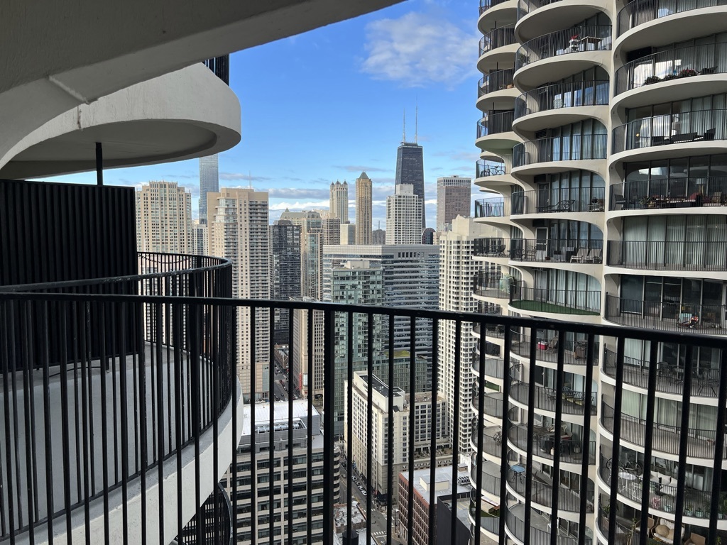 300 N STATE Street #5008, Chicago, IL 60654