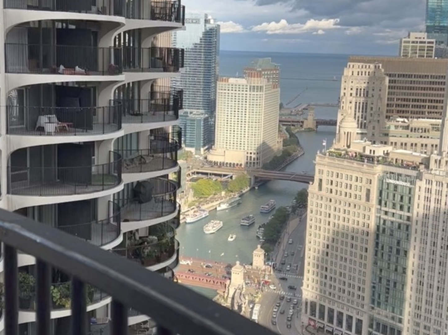 300 N STATE Street #5008, Chicago, IL 60654