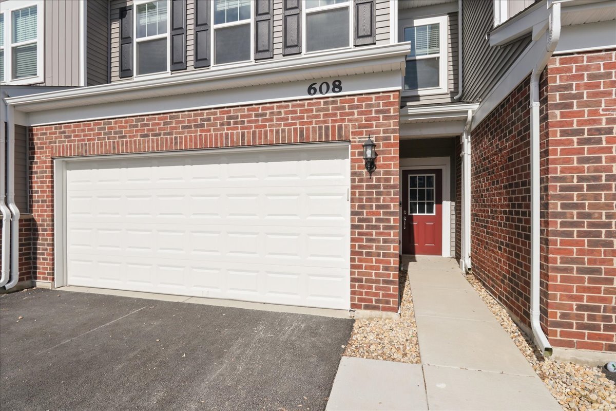 608 Switchgrass Way #61003, Bolingbrook, IL 60490