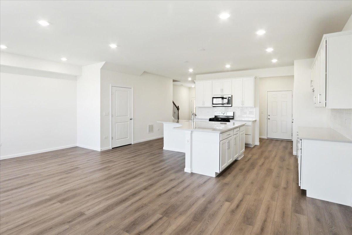 608 Switchgrass Way #61003, Bolingbrook, IL 60490