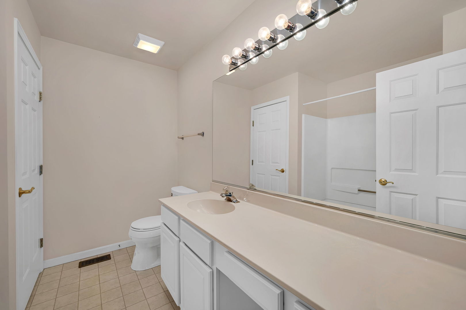 3507 Lake Shore Drive, Joliet, IL 60431