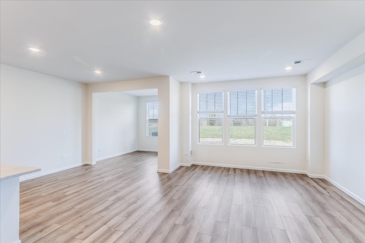 616 Switchgrass Lane #61005, Bolingbrook, IL 60490